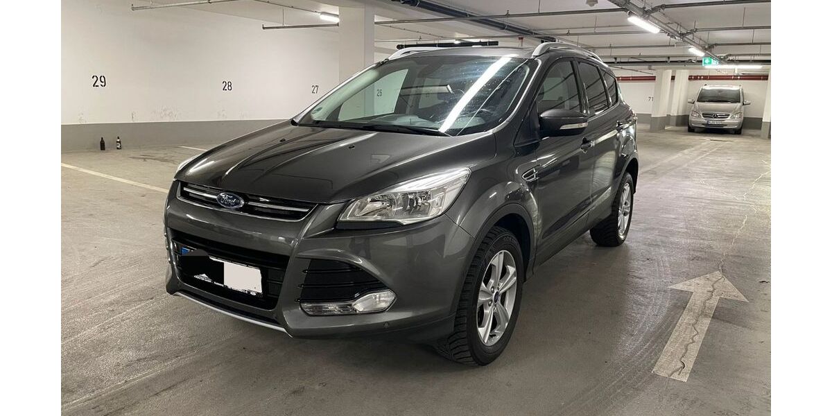 Ford Kuga 82.000 km 12.000 &euro; München 81737