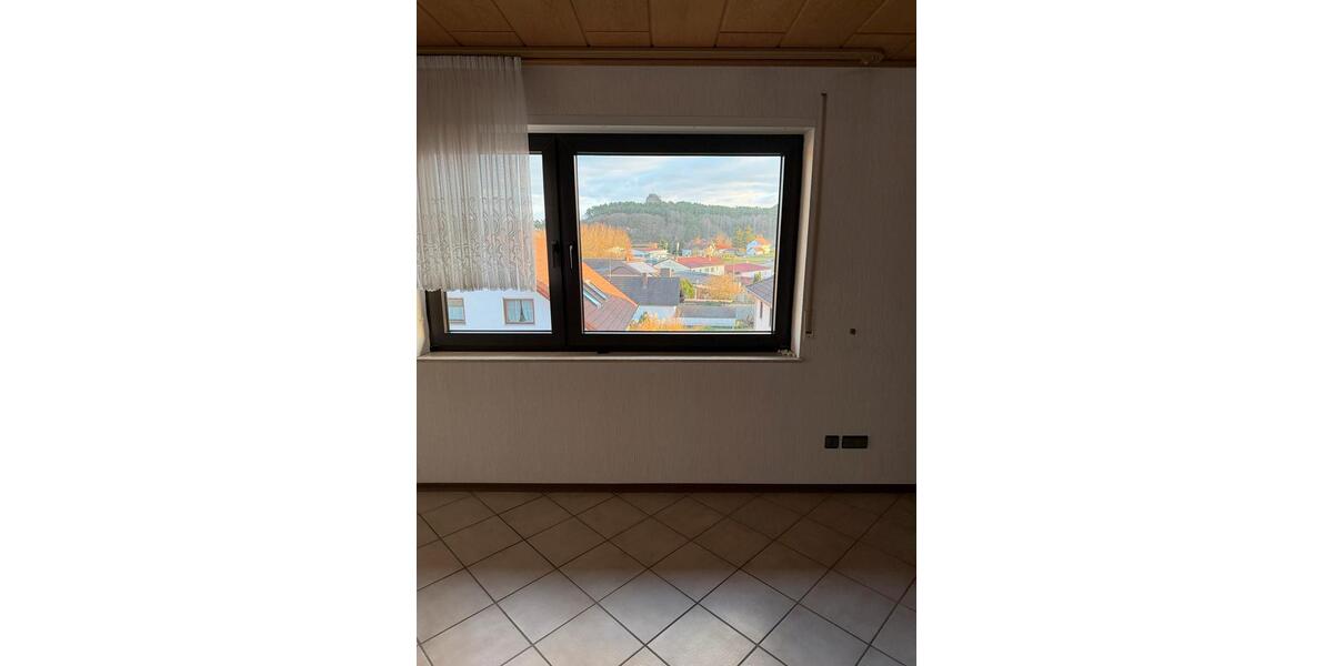 Erdgeschoßwohnung Albersweiler - 4 Zimmer, 160 m&sup2;, 1.150&euro; | Angebot:26580460