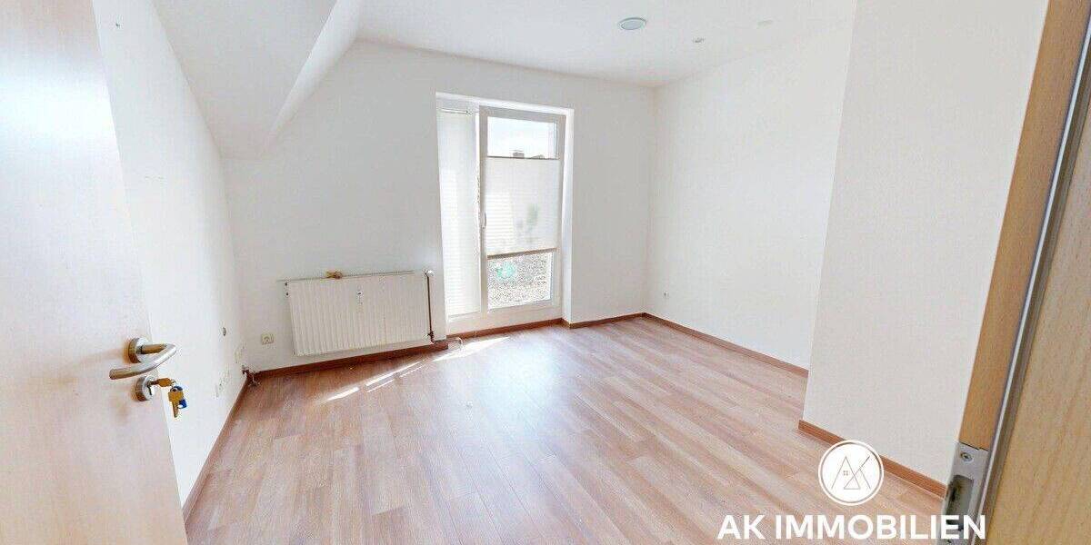 Etagenwohnung Hessisch Oldendorf - 6 Zimmer, 140 m&sup2;, 800&euro; | Angebot:26862704