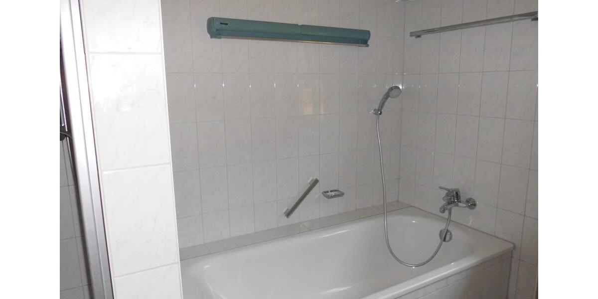 Großzügige und helle 3 - Zimmerwohnung in Pattenham zimmer