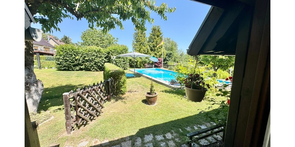 HORN IMMOBILIEN ++ RESERVIERT! Die Perle von Strasburg! Haus, Schwimmpool, Nebengebäude, 3 Kamine, 2 Garagen,EBK - Einfamilienhaus Strasburg | Angebot:27013749