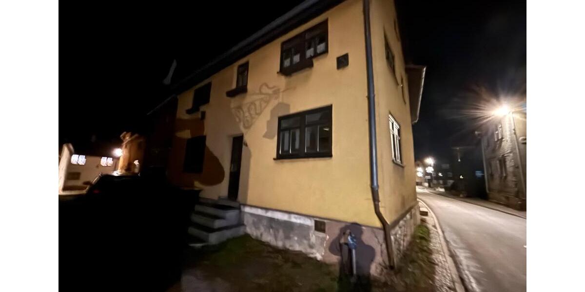 Einfamilienhaus Bad Liebenstein - 8 Zimmer, 100 m&sup2;, 75.999&euro; | Angebot:26819032