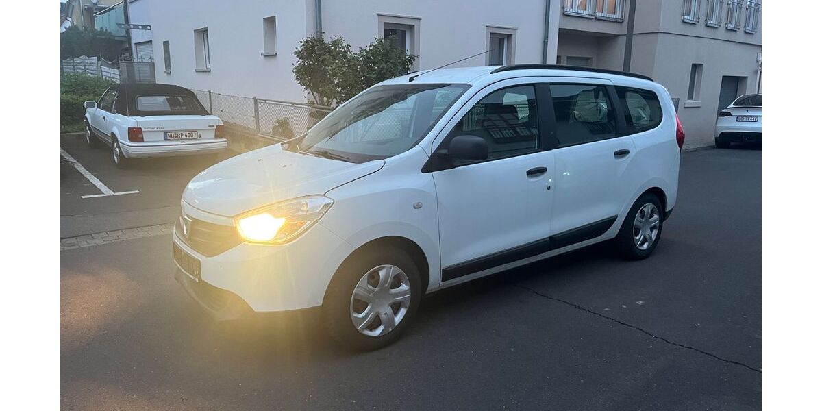 Dacia Lodgy 71.850 km 7.999 &euro; Rottendorf 97228