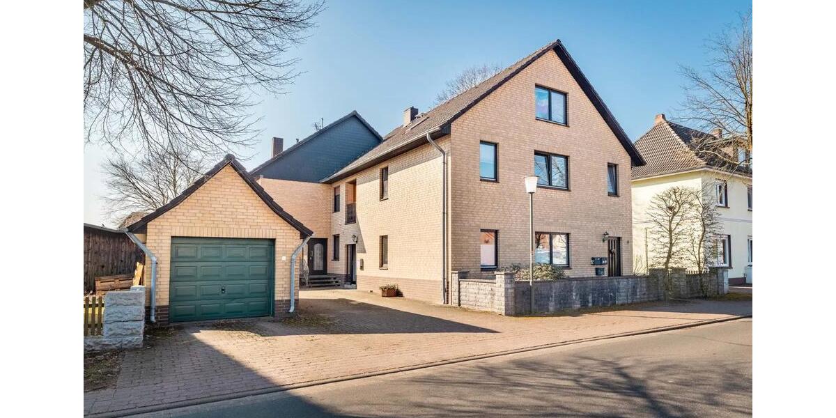 Großzügigs Haus mit Wintergarten, Dachgeschoss & Keller – 184 m² 5 zimmer