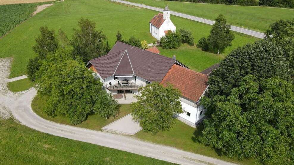 Haus zum Kaufen in Neumarkt-Sankt Veit 1.150.000 € 266 m²