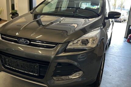 Ford Kuga 127.000 km 10.999 &euro; Kassel 34123