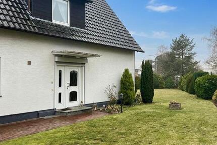 Haus Halle - 5 Zimmer, 140 m&sup2;, 1.450&euro; | Angebot:26075427