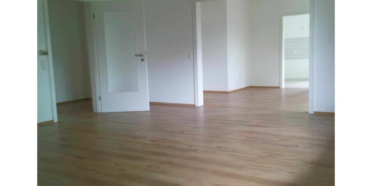 Etagenwohnung Hüllhorst - 3.5 Zimmer, 110 m&sup2;, 1.265&euro; | Angebot:26423119
