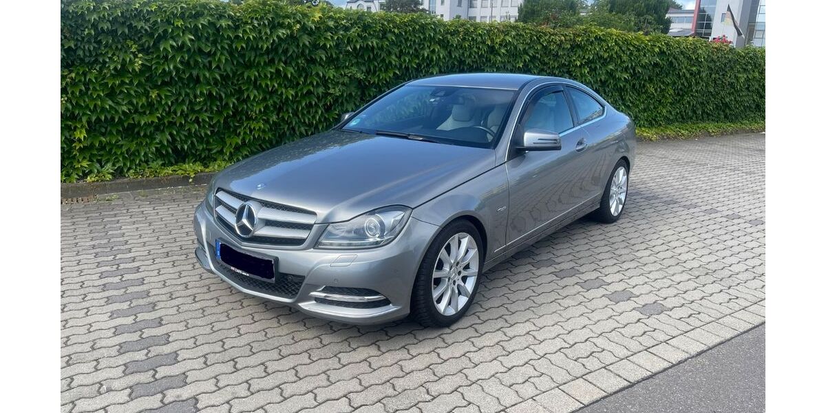 Mercedes-Benz C 250 161.000 km 9.990 &euro; Weißenfels 06667