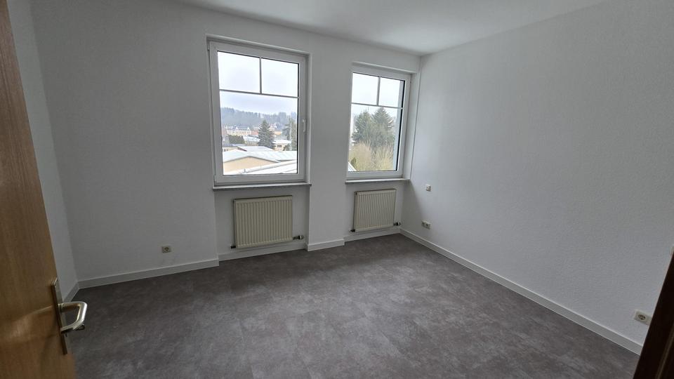 Dachgeschoßwohnung Adorf/Vogtland Vogtland - 3 Zimmer, 89 m&sup2;, 450&euro; | Angebot:24015042