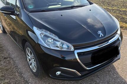 Peugeot 208 72.600 km 7.900 &euro; Nittendorf 93152