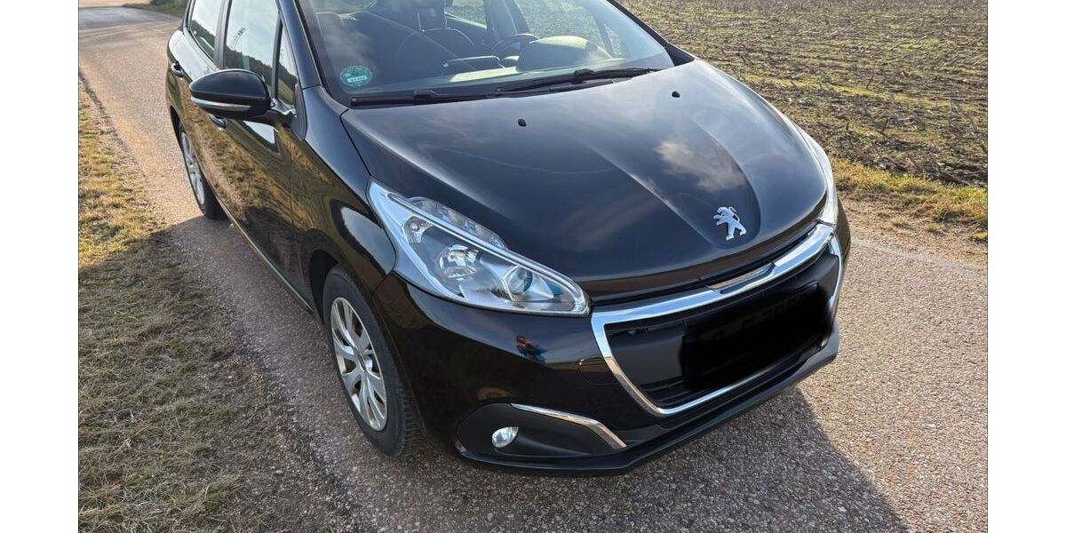Peugeot 208 72.600 km 7.900 &euro; Nittendorf 93152