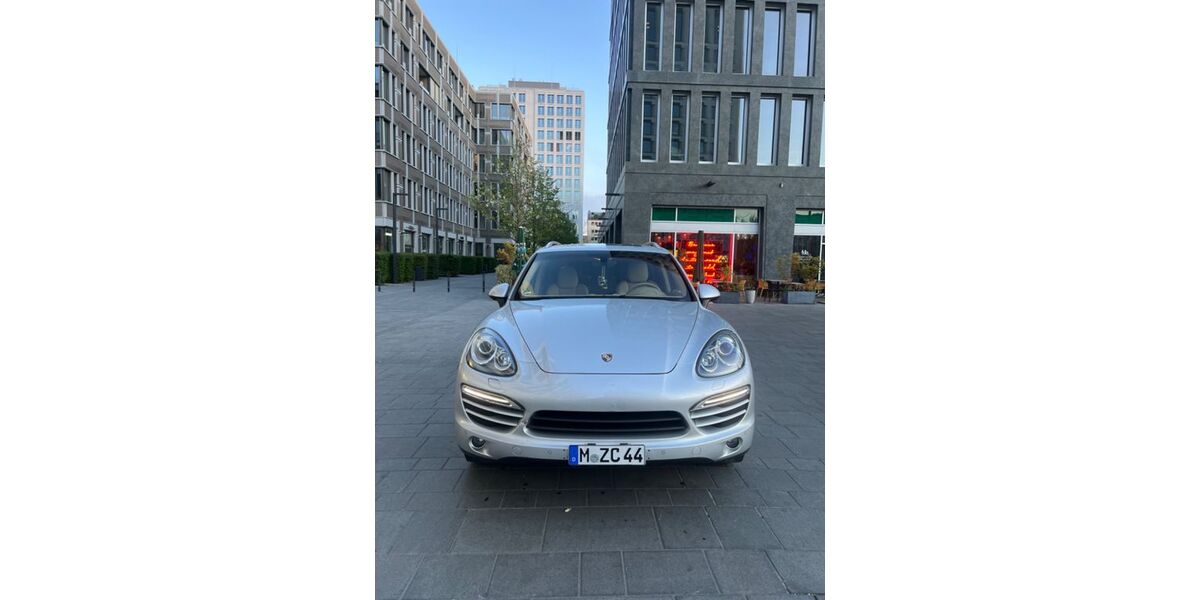 Porsche Cayenne 201.000 km 16.100 € Garching bei München 85748