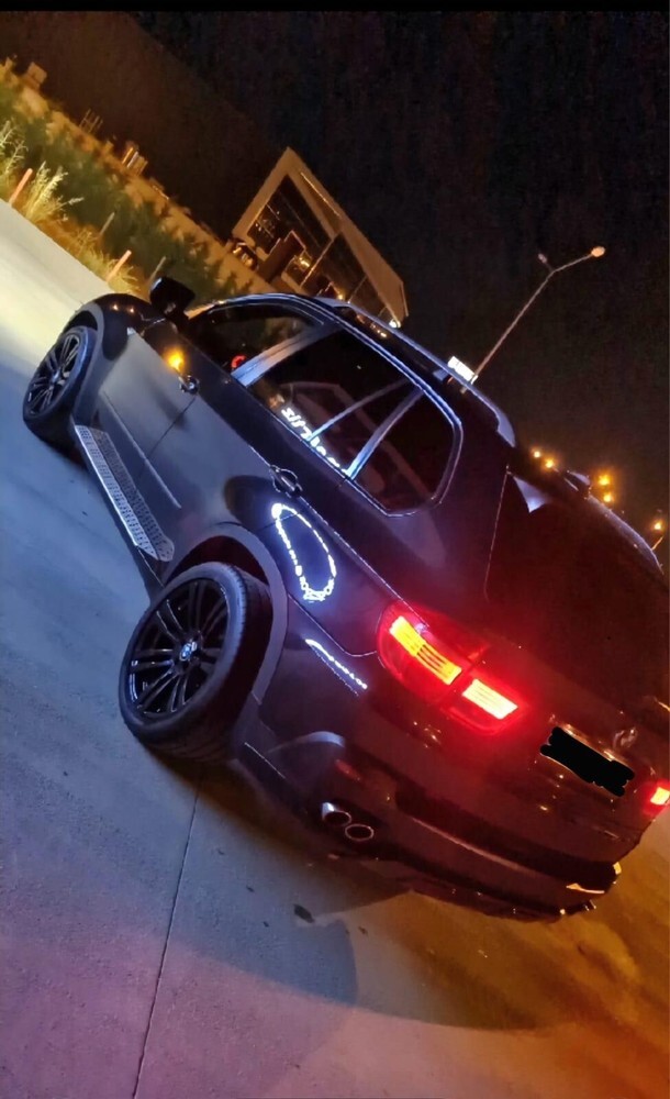 BMW X5 211.000 km 11.000 € Berlin 10178