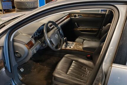 VW Phaeton 211.000 km 6.723 &euro; Hamburg 22547