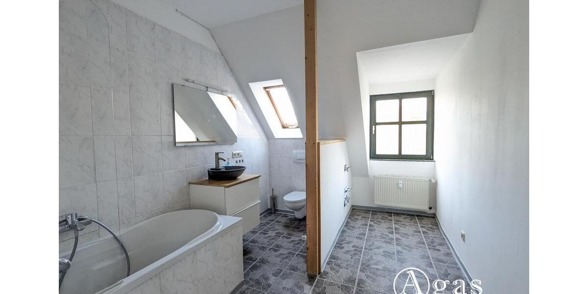 Dachgeschoßwohnung Ludwigsfelde - 3 Zimmer, 96 m&sup2;, 1.295&euro; | Angebot:24432637