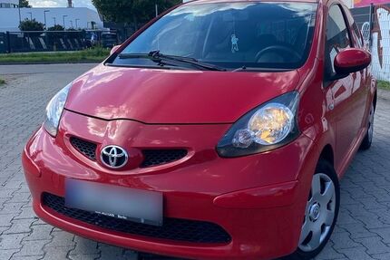 Toyota Aygo (X) 89.000 km 5.999 &euro; Berlin 13051