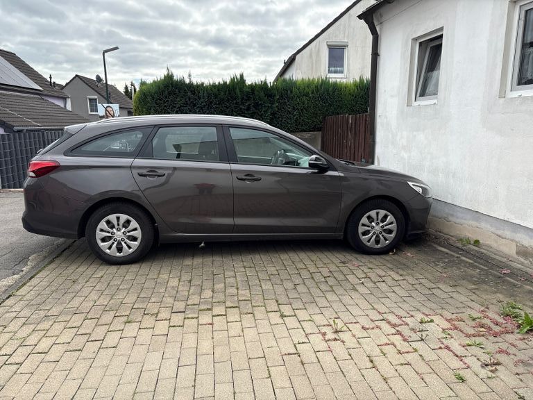 i30