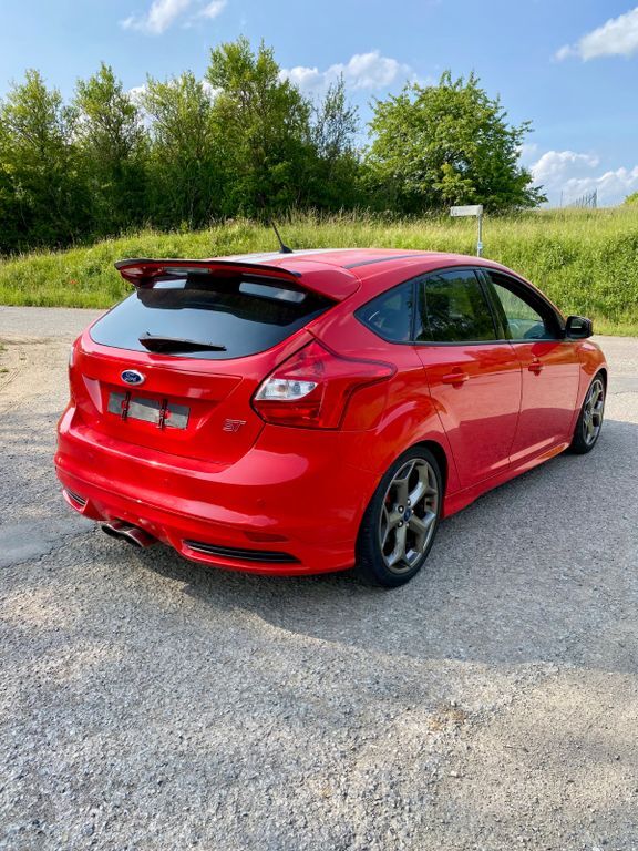 Ford Focus 157.550 km 9.950 € kitzingen 97318