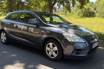 Kia ceed / Ceed 145.400 km 1.800 &euro; Gelnhausen 63571