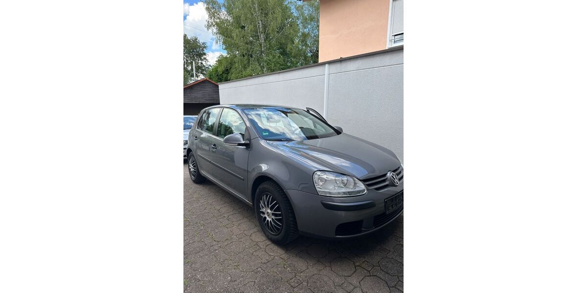VW Golf 180.000 km 2.500 &euro; Gröbenzell 82194