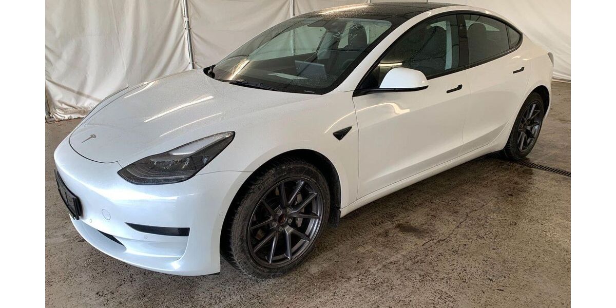 Tesla Model 3 60.000 km 24.450 &euro; Steinbach-Hallenberg OT Herges-Hallenberg 98587