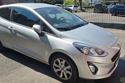 Ford Fiesta 63.200 km 9.000 &euro; OER-ERKENSCHWICK 45739