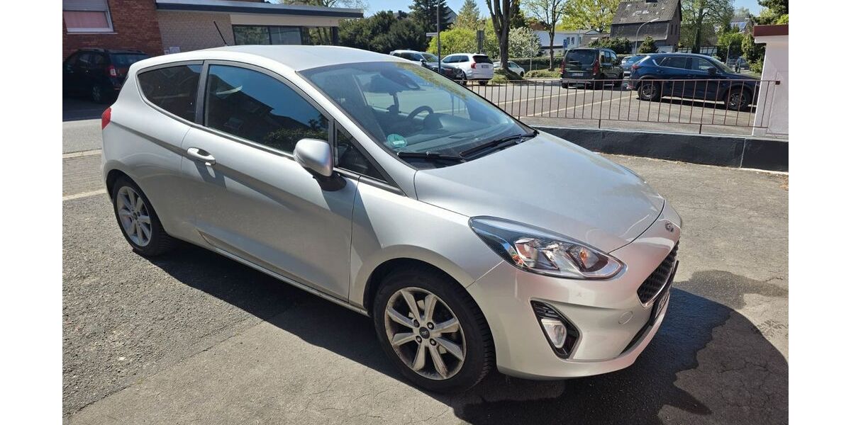 Ford Fiesta 63.200 km 9.100 &euro; OER-ERKENSCHWICK 45739