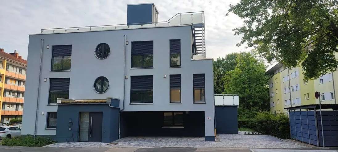 Wohnung zum Mieten in Fürth 2.020 € 134.43 m² 3 zimmer