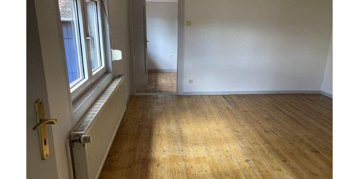 Einfamilienhaus Nidda Ober-Schmitten - 3 Zimmer, 104 m&sup2;, 140.000&euro; | Angebot:25771484