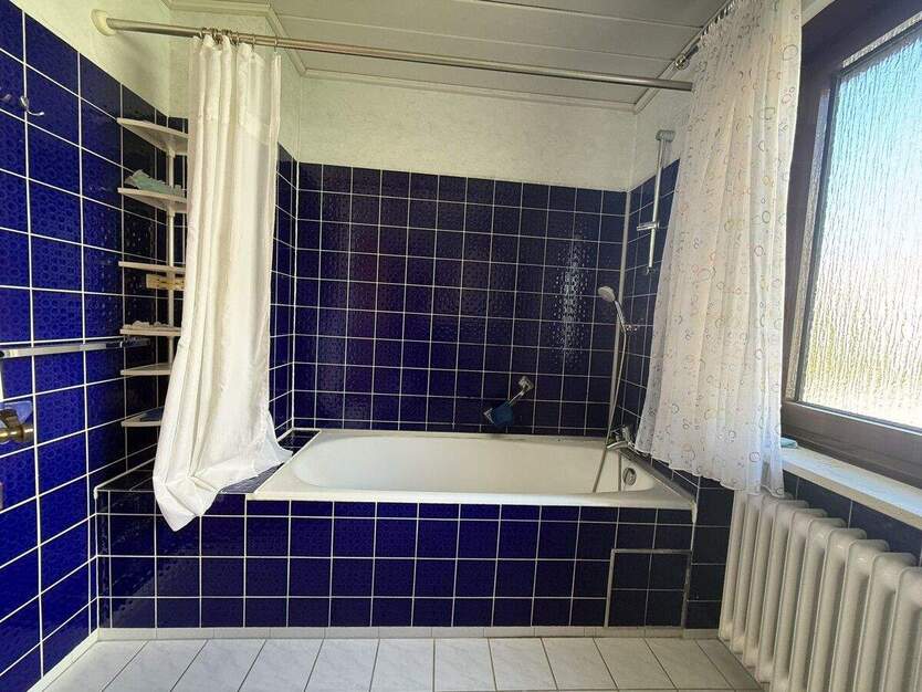 Charmantes Einfamilienhaus mit großem Garten und Potenzial in Regensburg-Reinhausen 6 zimmer