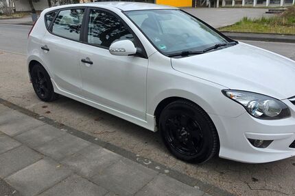 Hyundai i30 162.500 km 2.600 &euro; Solingen 42651