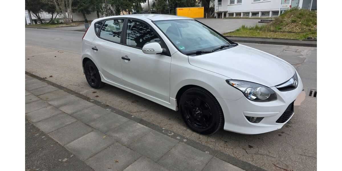 Hyundai i30 162.500 km 2.600 &euro; Solingen 42651
