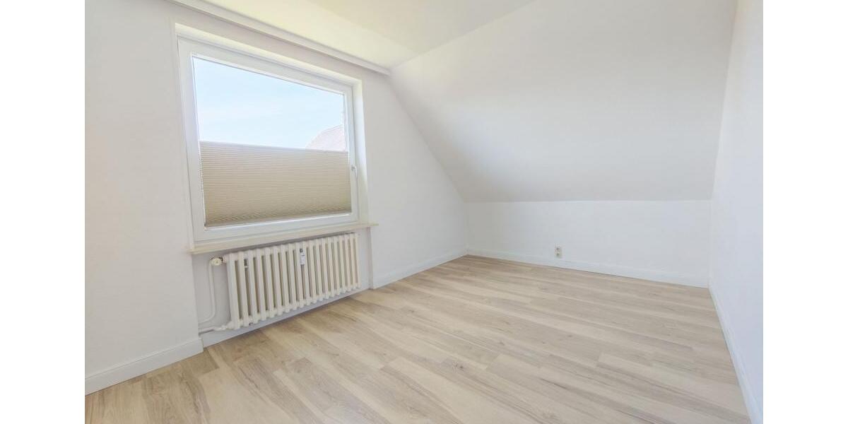 Dachgeschoßwohnung Sylt - 4 Zimmer, 100 m&sup2;, 495.000&euro; | Angebot:27122935