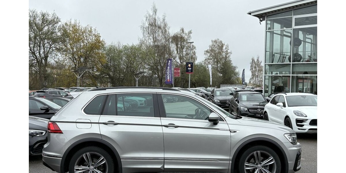 VW Tiguan 1.5 TSI RLine ACC/NAVI/AHK/SHZ/LED/1.HAND 73.187 km 25.800 &euro; Villingen-Schwenningen 78054