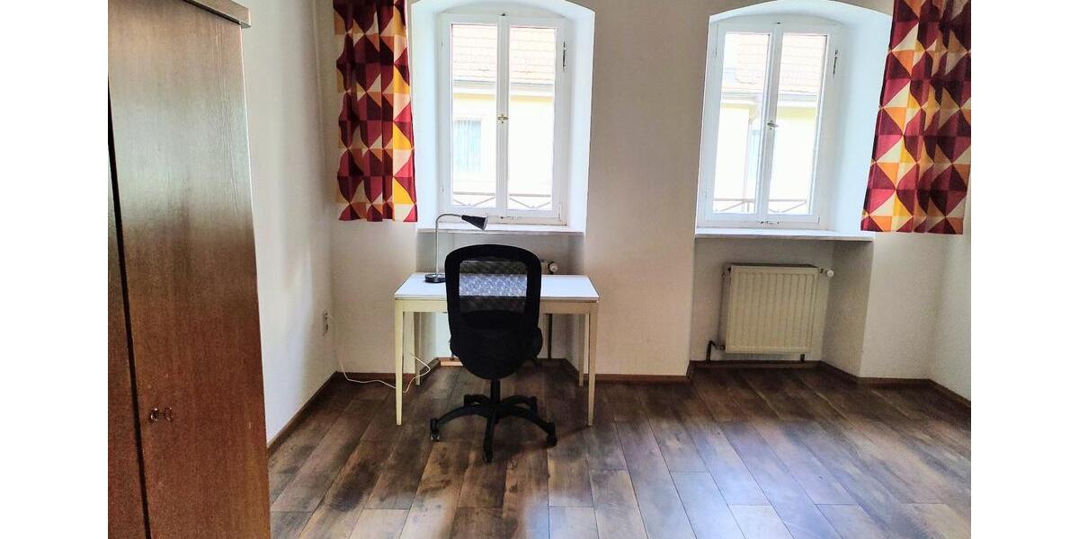Etagenwohnung Würzburg Sanderau - 5 Zimmer, 134 m&sup2;, 1.750&euro; | Angebot:25321384