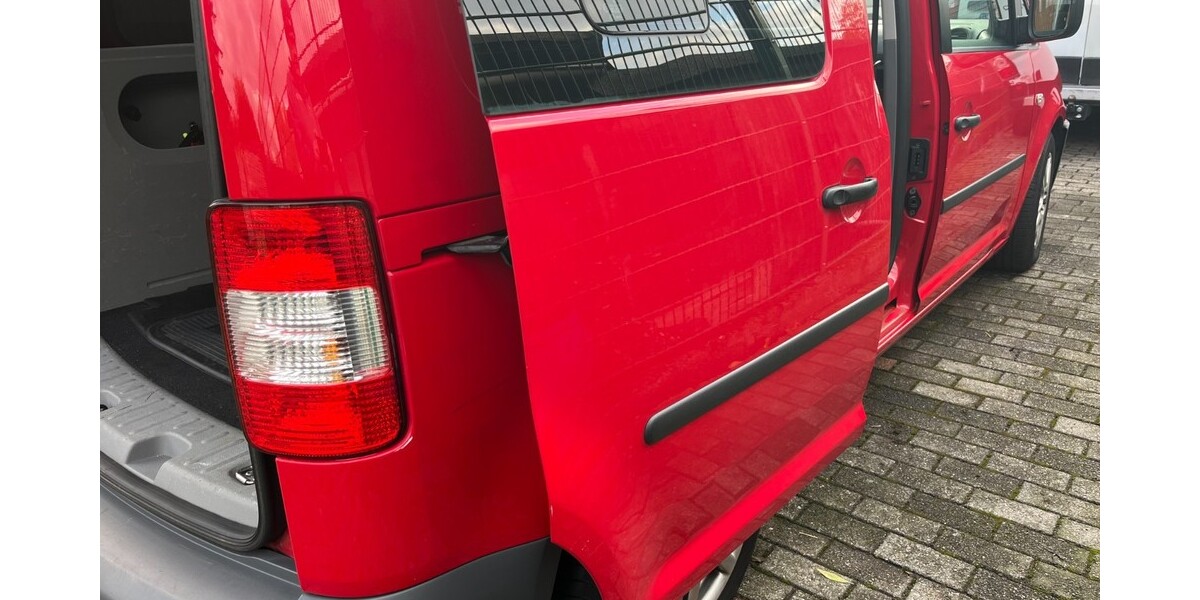 VW Caddy 192.000 km 3.750 &euro; Essen 45121
