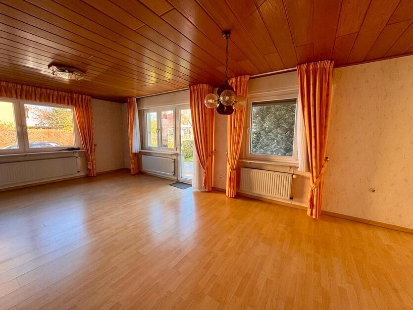 Ein- bis Zweifamilienhaus mit viel Potential