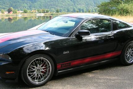 Ford Mustang 29.350 km 25.900 &euro; Regensburg 93055