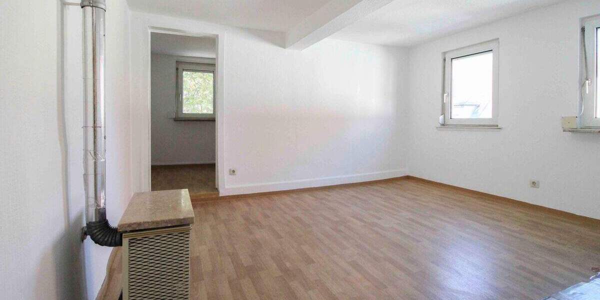 Mehrfamilienhaus, Wohnhaus Stuttgart Heumaden - 9 Zimmer, 154 m&sup2;, 398.000&euro; | Angebot:25427588