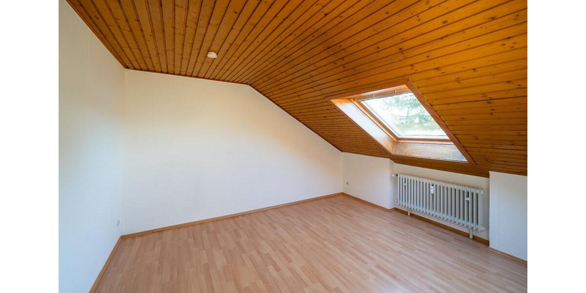 Dachgeschoßwohnung Villingen-Schwenningen Schwenningen - 4 Zimmer, 61 m&sup2;, 159.000&euro; | Angebot:24740176