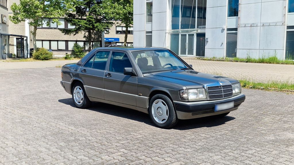 Mercedes-Benz 190 210.000 km 2.999 &euro; Hamburg 22115
