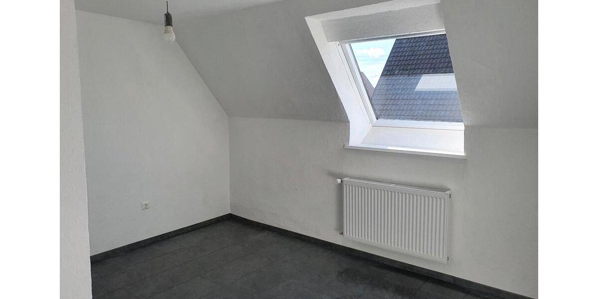 Dachgeschoßwohnung Lauingen (Donau) - 4 Zimmer, 100 m&sup2;, 1.000&euro; | Angebot:26573313