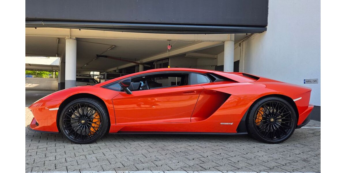 Lamborghini Aventador 6.316 km 495.000 &euro; Baden-Baden 76532