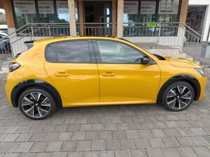 Peugeot 208 1.2 PureTech 130|GT-LINE|PANO|NAVI|RFK Allure 78.000 km 14.460 &euro; Höhenkirchen-Siegertsbrun 85635