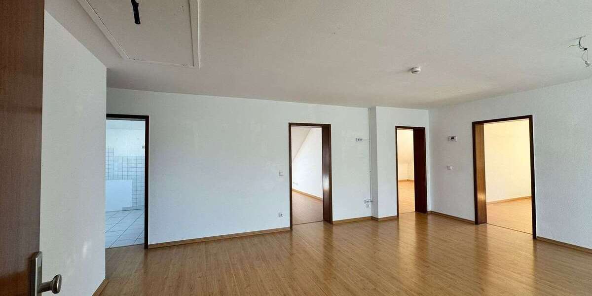 Etagenwohnung Hochheim am Main - 4 Zimmer, 110 m&sup2;, 1.140&euro; | Angebot:26221096