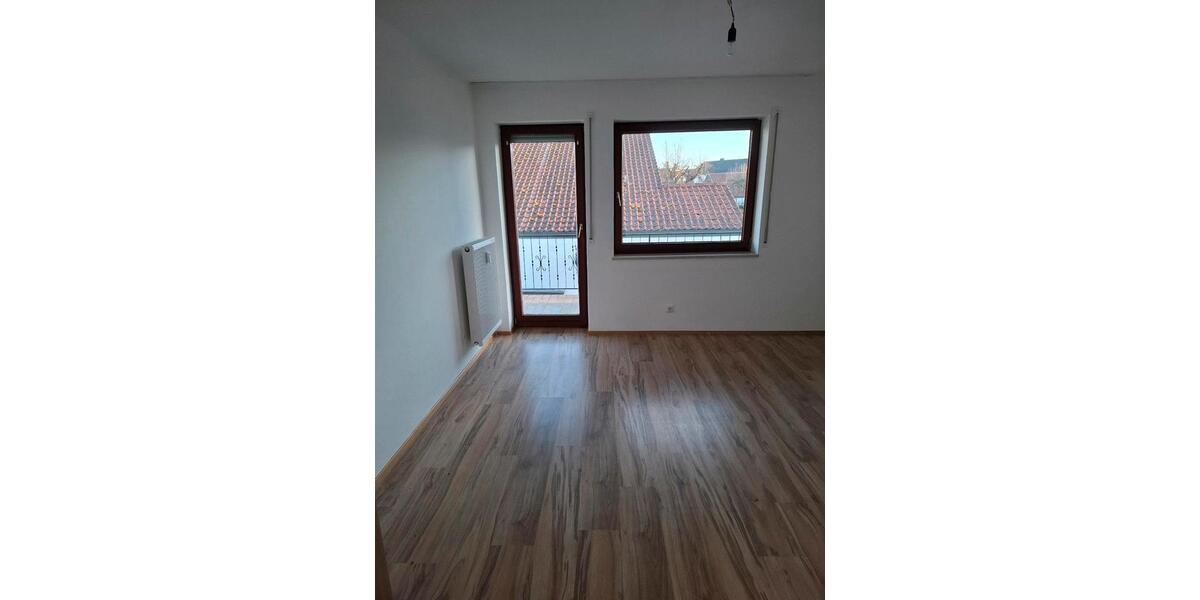 Etagenwohnung Landau an der Isar - 3 Zimmer, 86 m&sup2;, 900&euro; | Angebot:25632221
