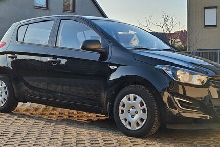 Hyundai i20 87.105 km 4.999 &euro; Neubrandenburg 17033