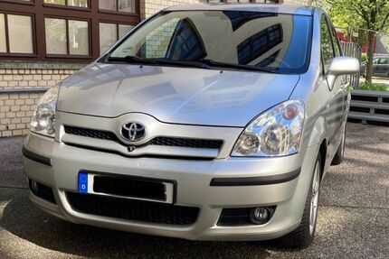 Toyota Corolla Verso 104.881 km 4.390 &euro; Berlin 12437