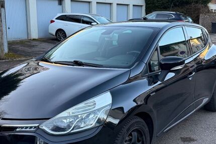 Renault Clio 125.000 km 8.800 &euro; Esslingen am Neckar 73732